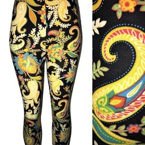 Super Soft Leggings Black Bold Paisley Design